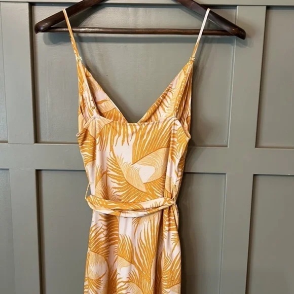 Shona Joy Phoenix Midi Slip Dress in Yellow/ Stone Belted Feather Print Size 6 - Picture 10 of 13